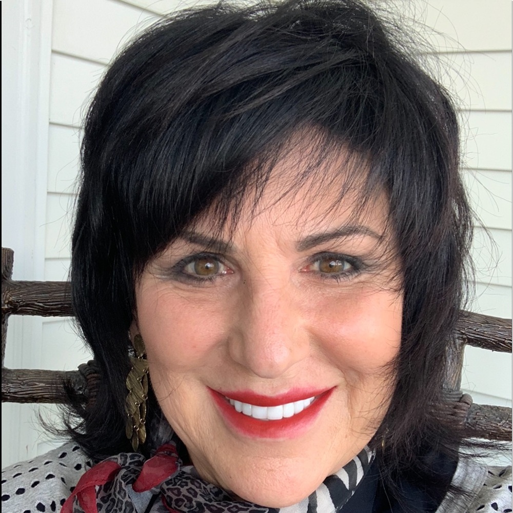 Meet your Posher, Nita